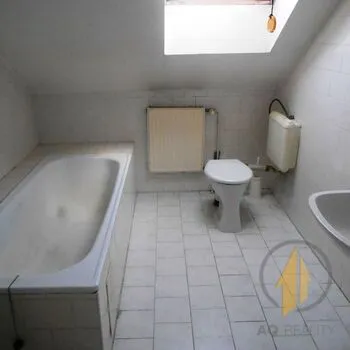 Prodej podkrovního bytu 1+1 v centru města Jičína