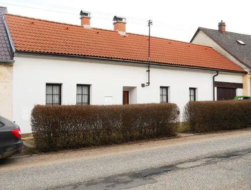 Fotografie nemovitosti - Prodej rodinného domu 3+1 v klidné části obce Mlázovice