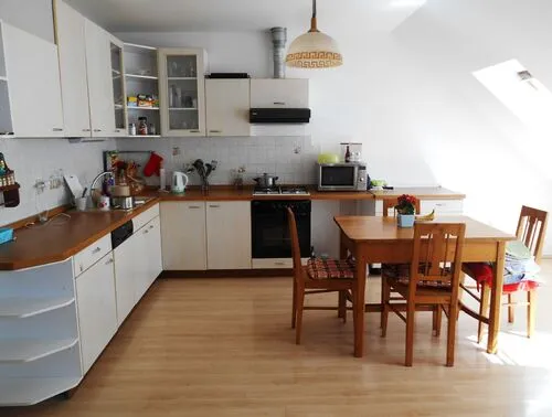 Fotografie nemovitosti - Prodej slunného bytu 3+kk s terasou v Jičíně