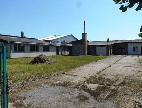 Fotografie nemovitosti - Prodej výrobního areálu v obci Zábědov, 1,5km od Nového Bydžova