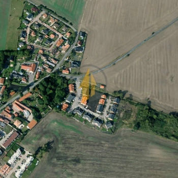 Prodej zemědělského pozemku o výměře 2707 m2 v obci Zlonín