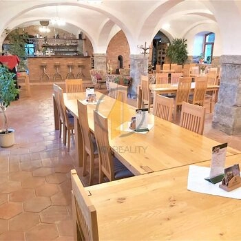 Pronájem zavedeného penzionu s restaurací v Českém ráji