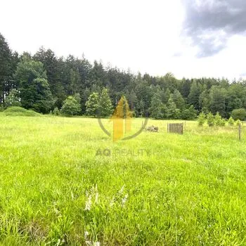 Prodej stavebního pozemku uprostřed přírody a blízkosti lesa