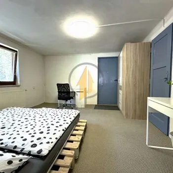 Prodej rodinného domu 6+kk situovaného na polosamotě v obci Mostek, okres Trutnov