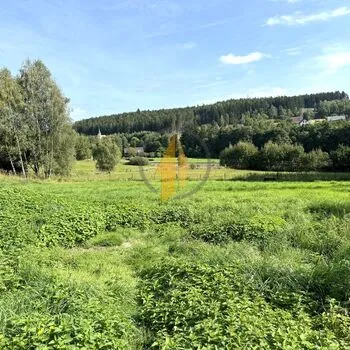 Prodej rodinného domu 6+kk situovaného na polosamotě v obci Mostek, okres Trutnov