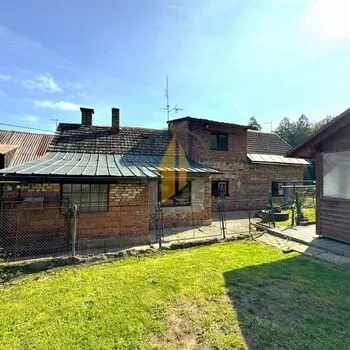 Prodej rodinného domu 6+kk situovaného na polosamotě v obci Mostek, okres Trutnov