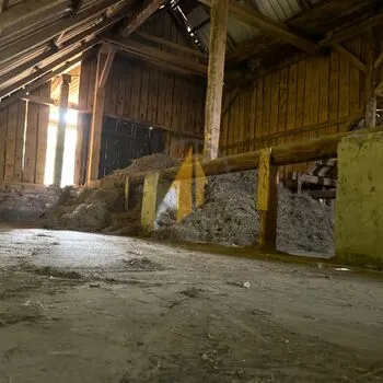 Prodej rodinného domu 6+kk situovaného na polosamotě v obci Mostek, okres Trutnov