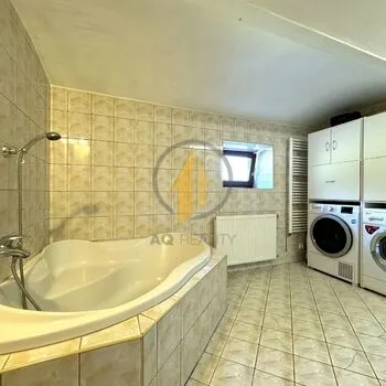 Prodej rodinného domu 6+kk situovaného na polosamotě v obci Mostek, okres Trutnov