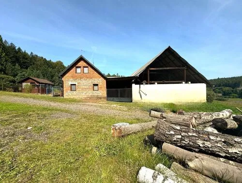 Fotografie nemovitosti - Prodej rodinného domu 6+kk situovaného na polosamotě v obci Mostek, okres Trutnov