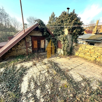 Prodej rodinného domu se zahradou v obci Bošice u Svojšic, 4 km od Kolína