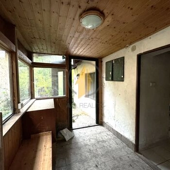 Prodej rodinného domu se zahradou v obci Bošice u Svojšic, 4 km od Kolína