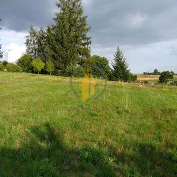 Prodej stavebního pozemku o CP 1.586 m2 v obci Karlovice, Český ráj.