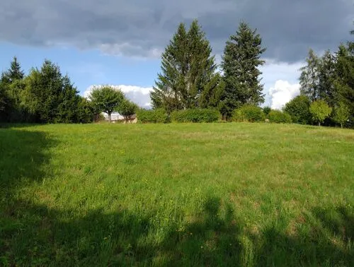 Fotografie nemovitosti - Prodej stavebního pozemku o CP 1.586 m2 v obci Karlovice, Český ráj.