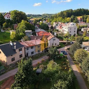 Prodej rodinného domu se zahradou o celkové ploše 240 m&sup2; v obci Stará Paka.