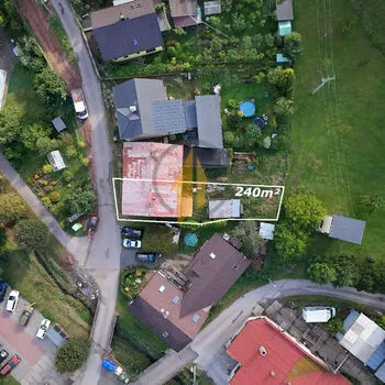 Prodej rodinného domu se zahradou o celkové ploše 240 m&sup2; v obci Stará Paka.