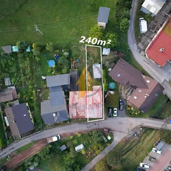 Prodej rodinného domu se zahradou o celkové ploše 240 m&sup2; v obci Stará Paka.