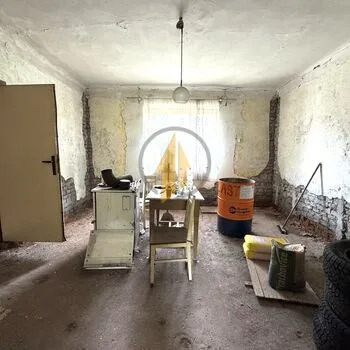 Prodej rodinného domu se zahradou o celkové ploše 240 m&sup2; v obci Stará Paka.