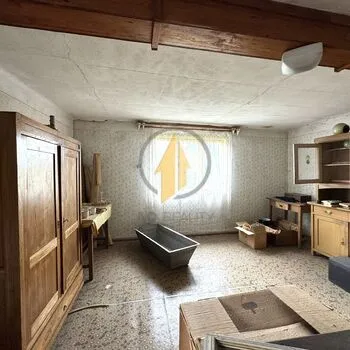 Prodej rodinného domu se zahradou o celkové ploše 240 m&sup2; v obci Stará Paka.