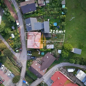 Prodej rodinného domu se zahradou o celkové ploše 216 m&sup2; v obci Stará Paka.