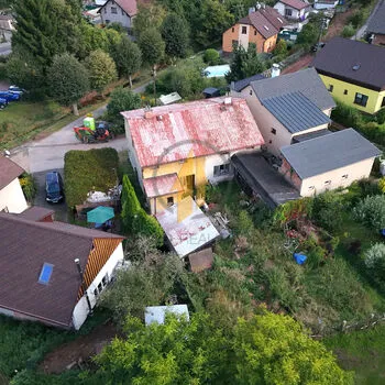 Prodej rodinného domu se zahradou o celkové ploše 216 m&sup2; v obci Stará Paka.