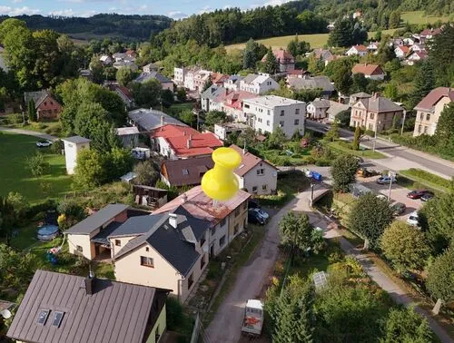 Fotografie nemovitosti - Prodej rodinného domu se zahradou o celkové ploše 216 m² v obci Stará Paka.