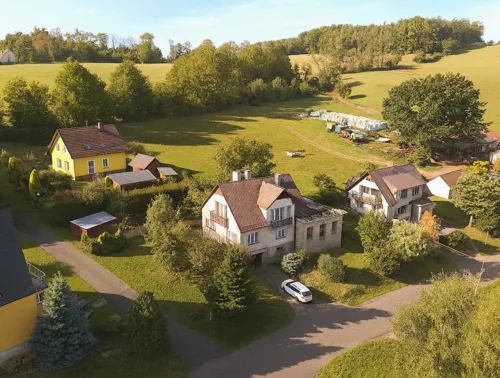 Fotografie nemovitosti - Prodej rodinného domu se zahradou a výhledem na Krkonoše v klidné obci Bukovina u Čisté