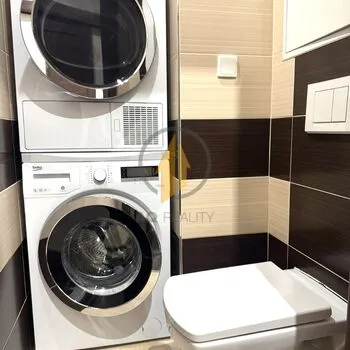 Pronájem krásného zrekonstruovaného bytu 3+1 v Jičíně – klid, zeleň a vše po ruce!