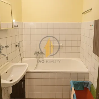 Prodej slunného bytu 3+1 o výměře 84 m&sup2; s prosklenou lodžií