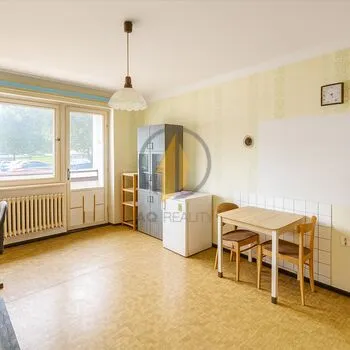 Prodej slunného bytu 3+1 o výměře 84 m&sup2; s prosklenou lodžií