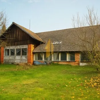 Prodej rodinného domu s prostornou stodolou v obci Nemyčeves